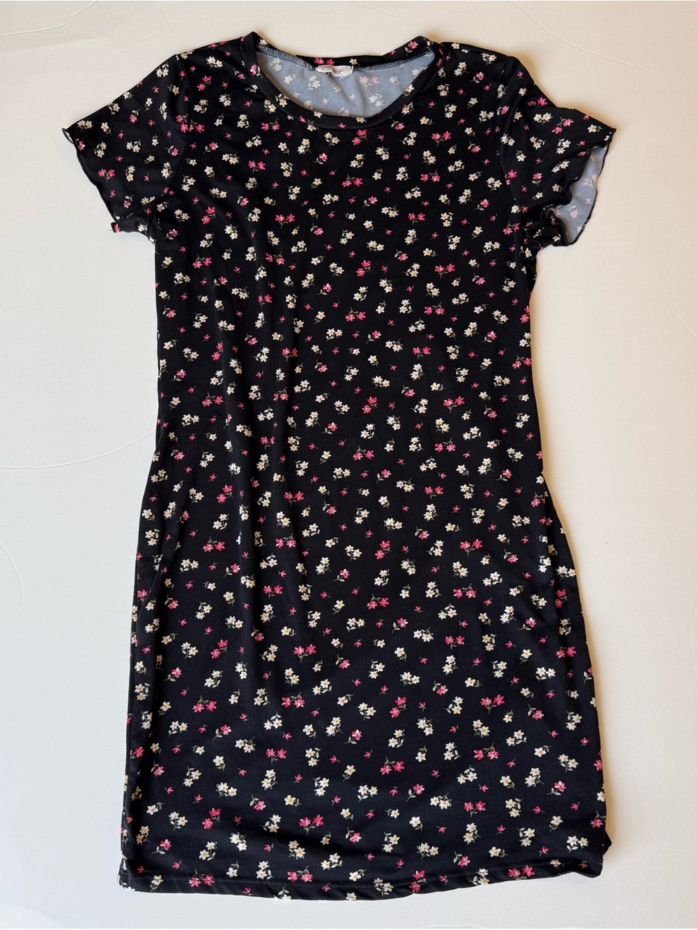 Allyson Women's Medium Black Floral Mini Dress
Ditsy Flower Short Sleeve Y2K